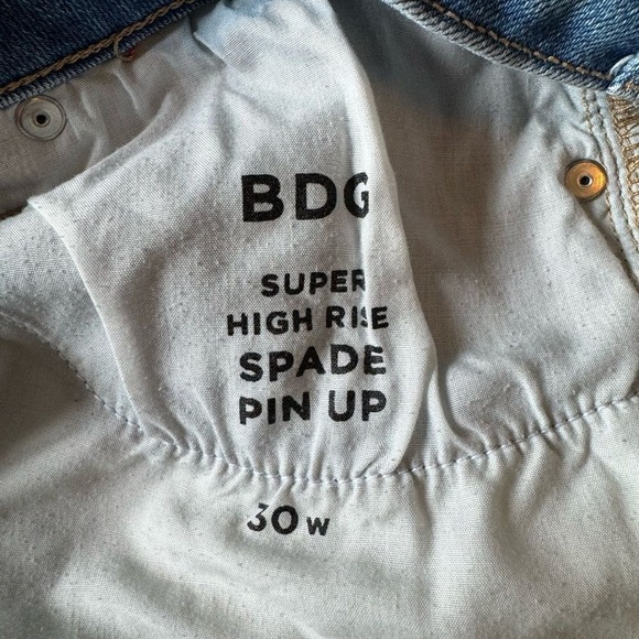 Urban Outfitters BDG Super High Rise Spade Pin Up Jean shorts. Excellent cndtn. - Picture 4 of 4